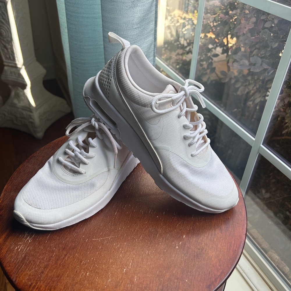 Nike tennis shoes